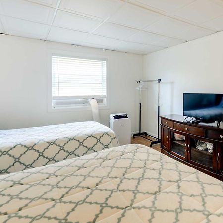 Hannahs Place - Quaint And Cozy Apt By The Beach! 에메랄드 아일 외부 사진