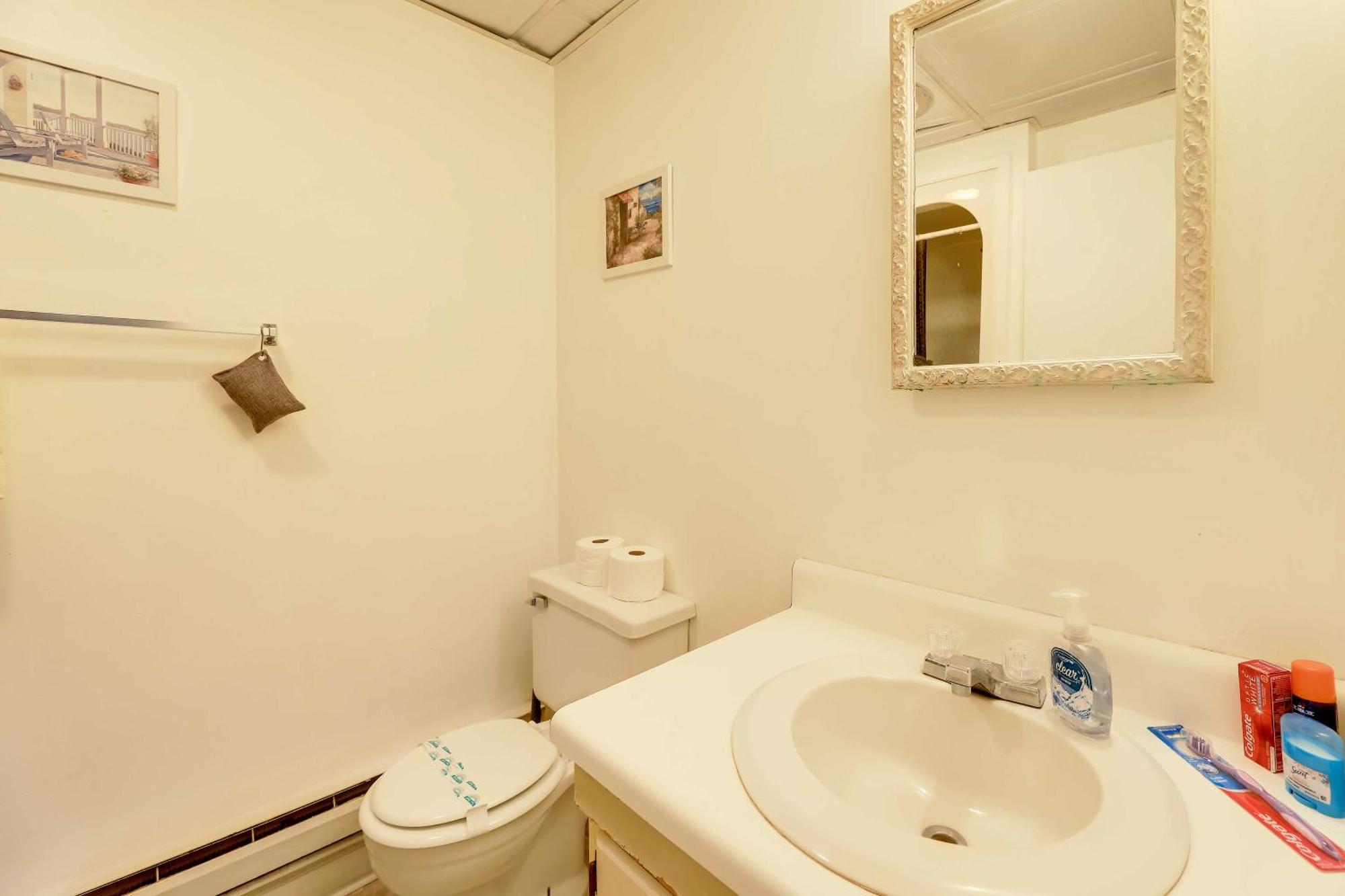 Hannahs Place - Quaint And Cozy Apt By The Beach! 에메랄드 아일 외부 사진