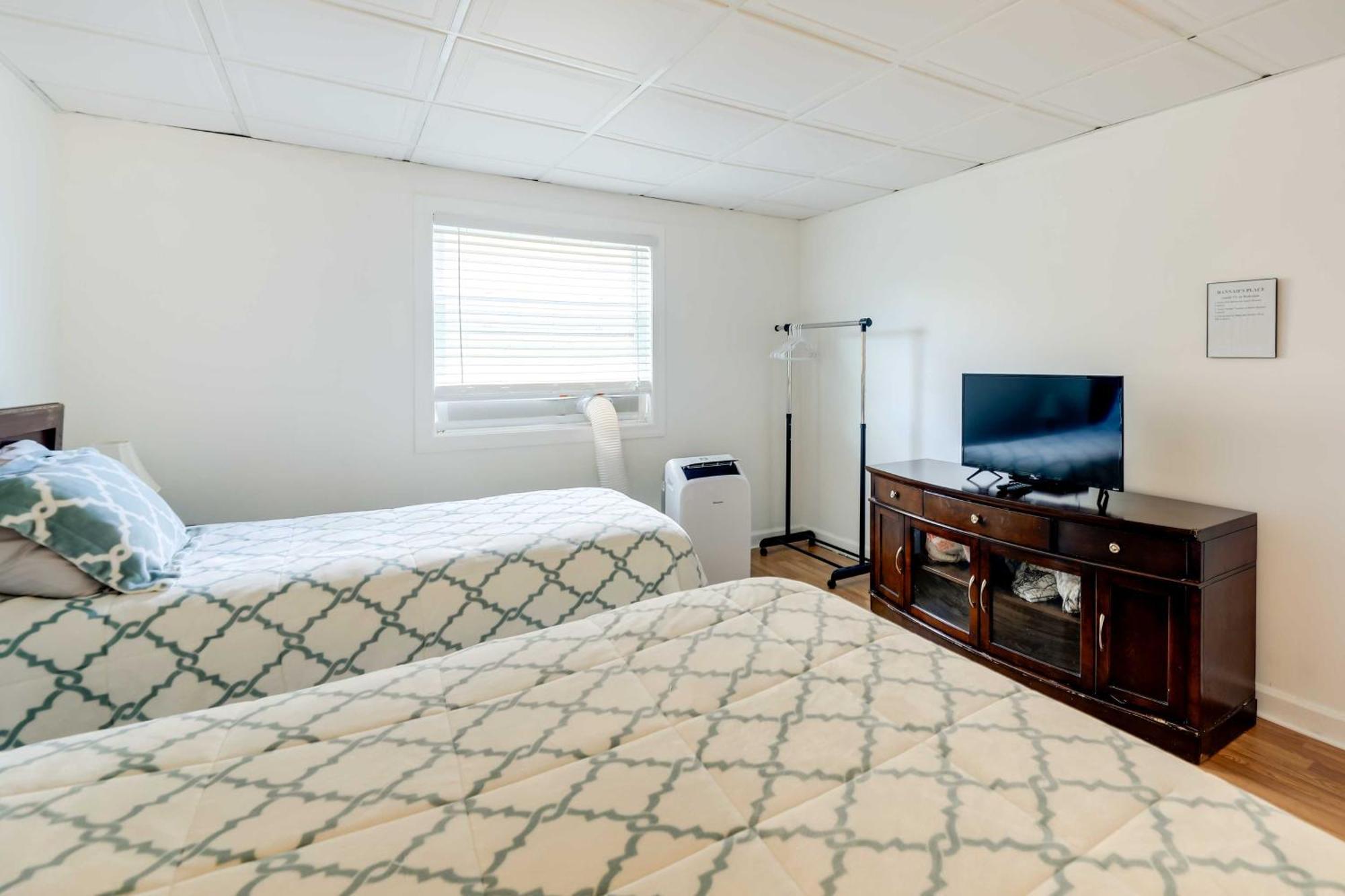 Hannahs Place - Quaint And Cozy Apt By The Beach! 에메랄드 아일 외부 사진