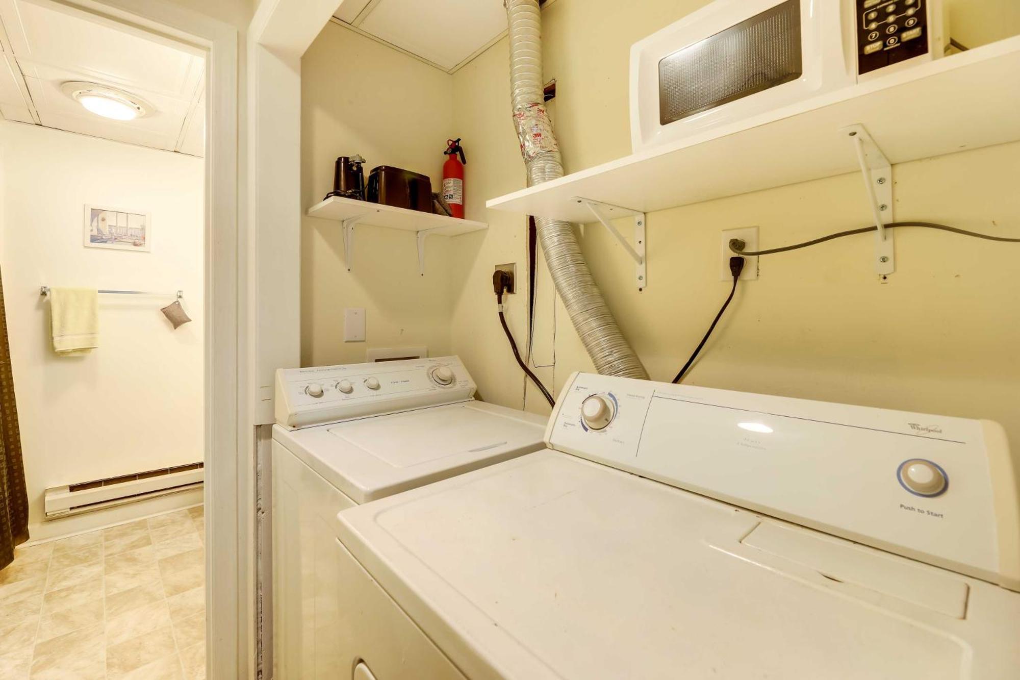Hannahs Place - Quaint And Cozy Apt By The Beach! 에메랄드 아일 외부 사진