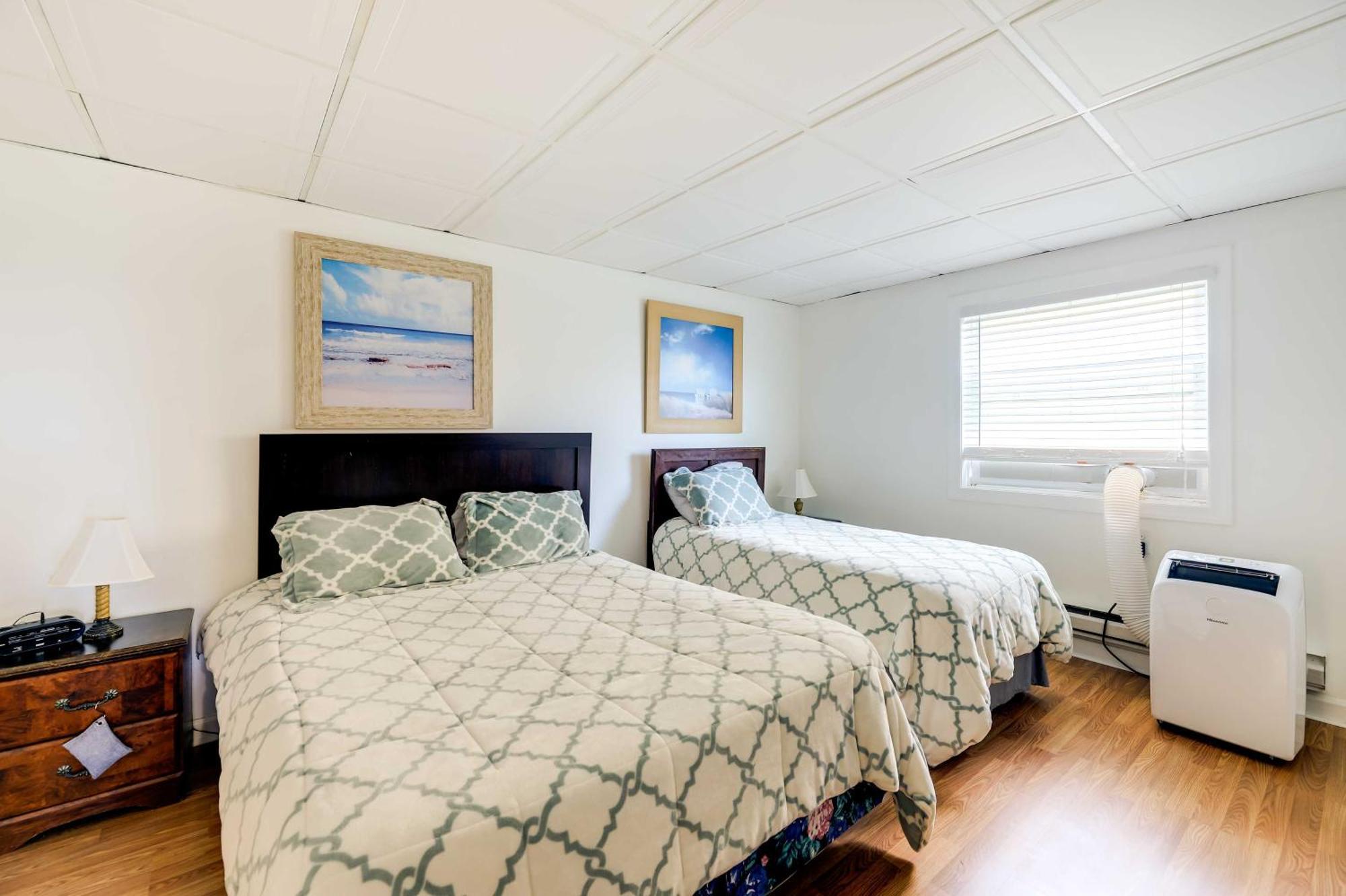 Hannahs Place - Quaint And Cozy Apt By The Beach! 에메랄드 아일 외부 사진